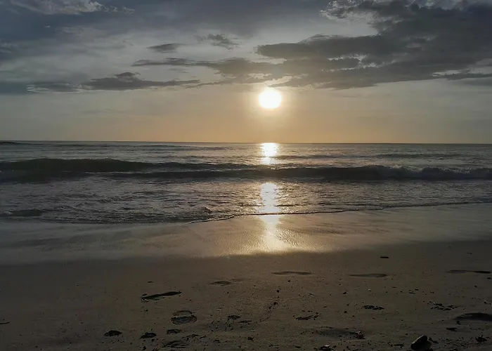 Cabinas La Playa Hotel 3*